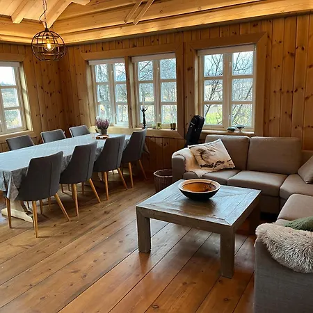 Holiday home Sveinstogo